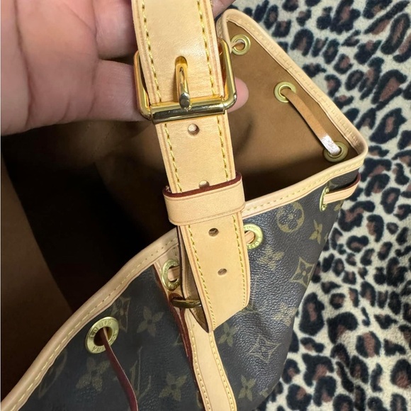 Louis Vuitton GM Noe - Picture 8 of 16